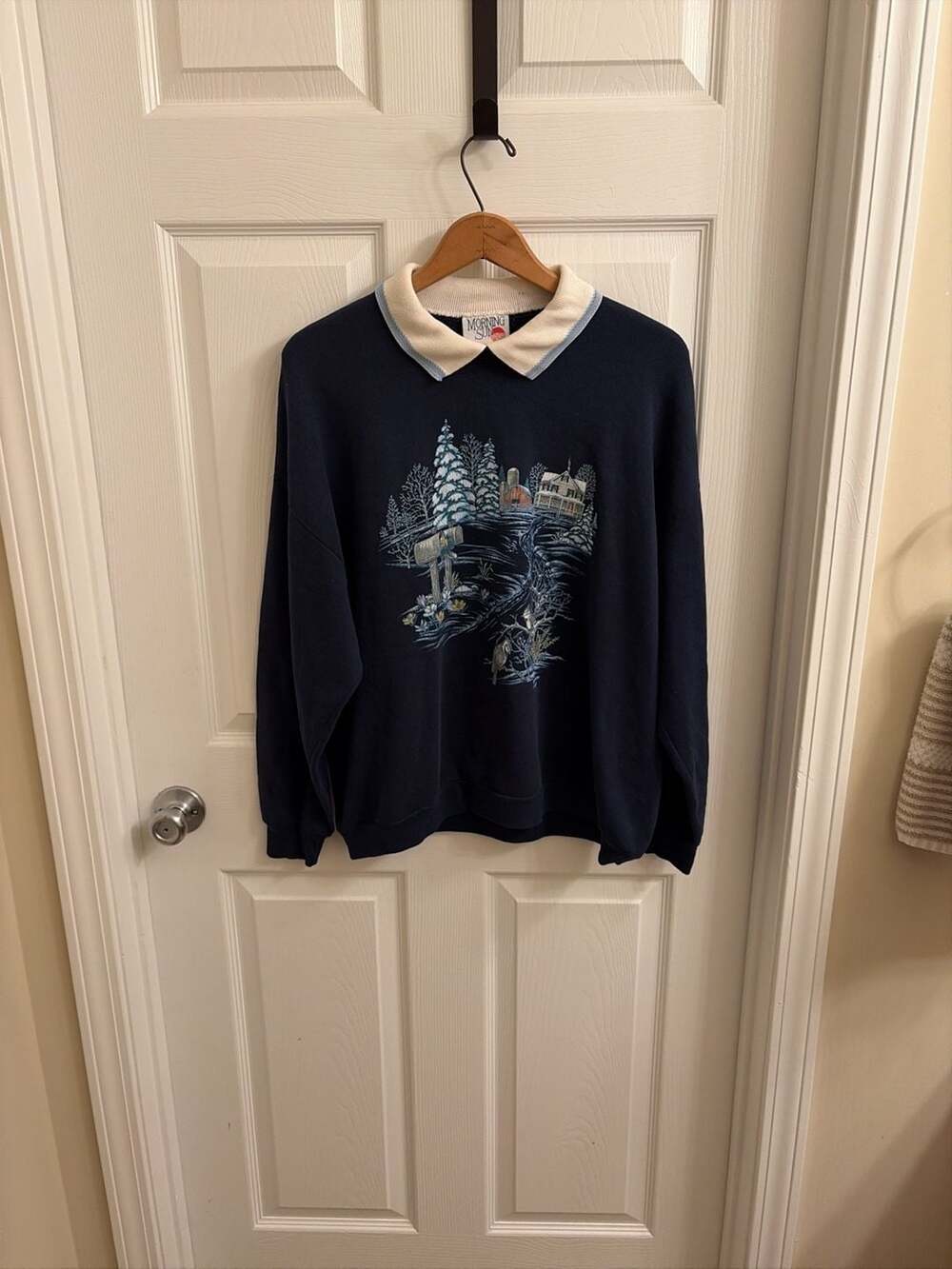 Vintage 90s Morning Sun Collared Winter Landscape Sweatshirt